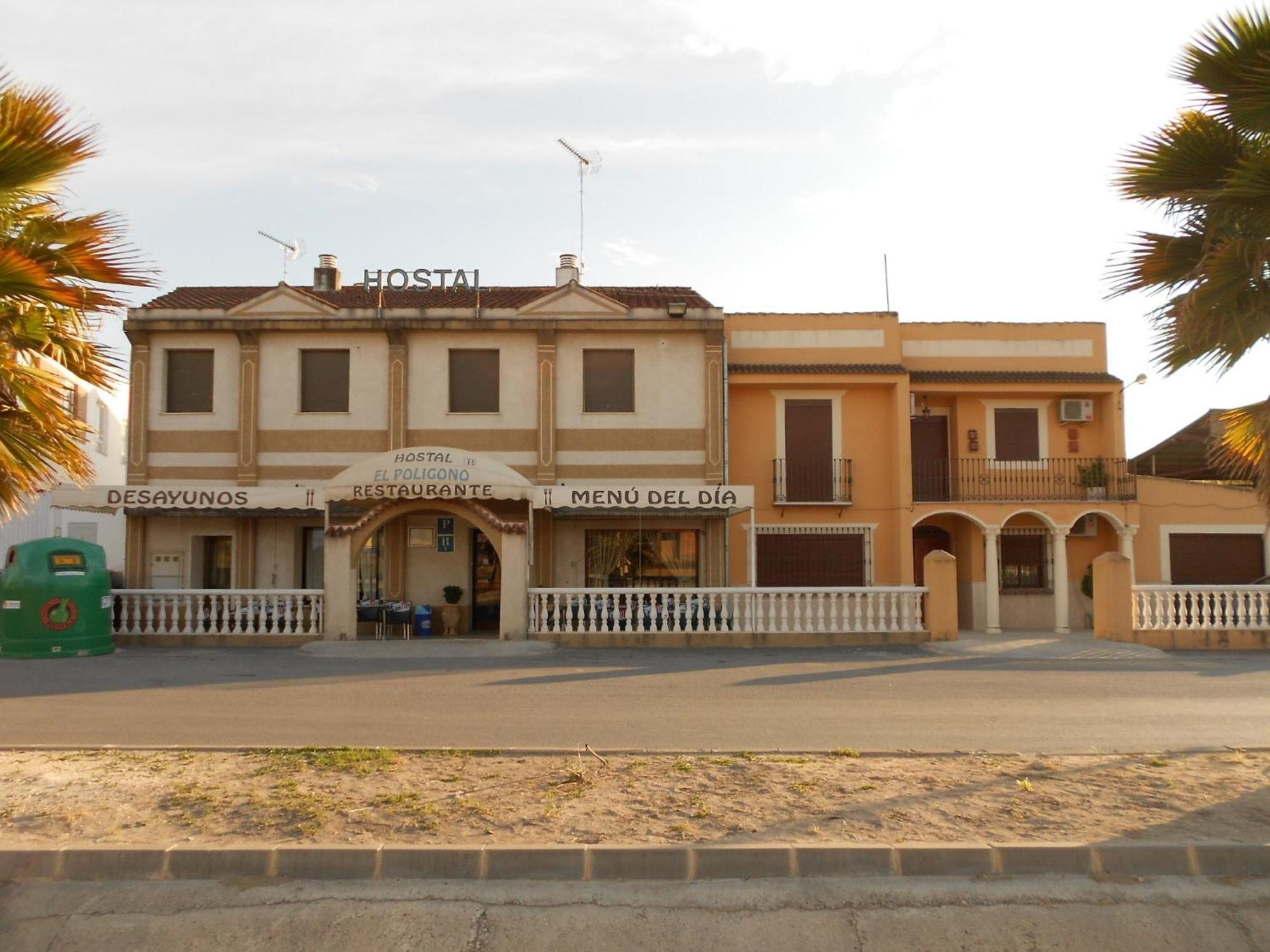 Hostal El Poligono Hotel Lucena Exterior photo